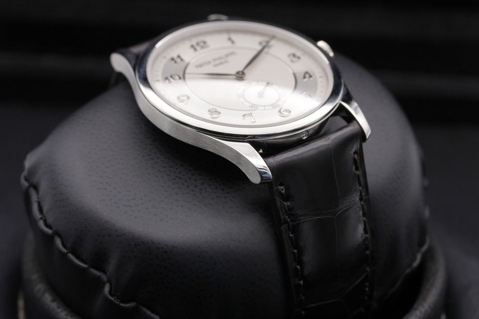 Patek Philippe Calatrava 5196P-001 Image 5